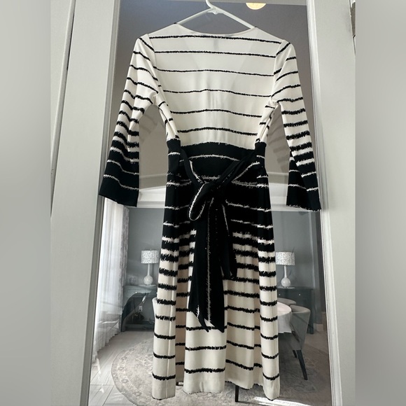 BCBGMaxAzria Black and White Striped Long Sleeve Dress - Picture 3 of 4